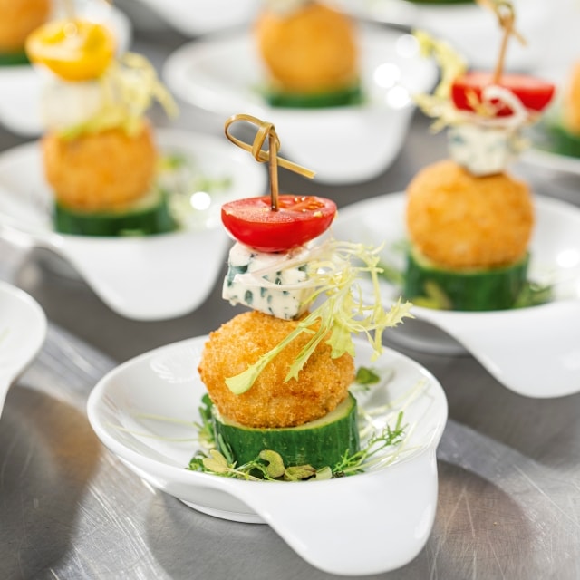 Krokieciki z kurczaka/ pomidry suszone/ cukinia/ peperonata